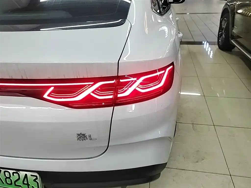 BYD Qin L — фото 7
