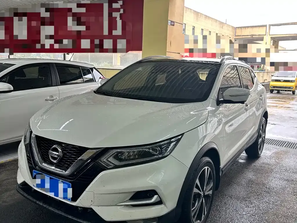 Nissan Qashqai — фото 1