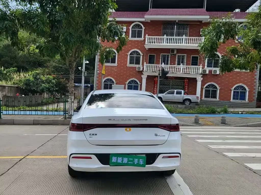 BYD Qin PLUS — фото 6