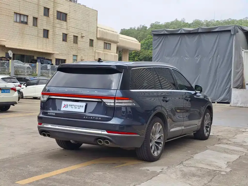 Lincoln Aviator — фото 10