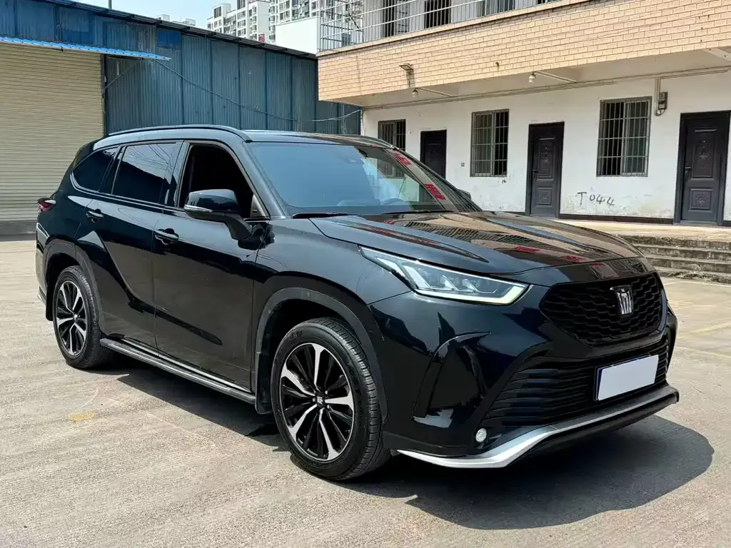 Toyota Crown Kluger 2024 из CN, фото 7