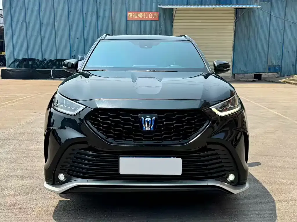 Toyota Crown Kluger 2024 из CN, фото 4