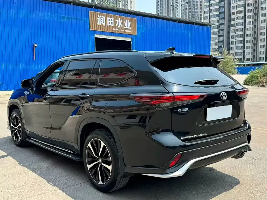 Toyota Crown Kluger 2024 из CN, фото 8