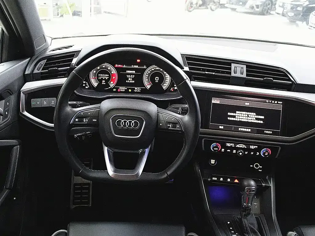Audi Q3 — фото 7