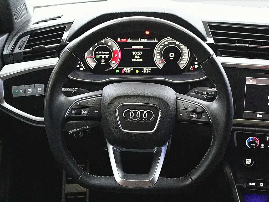 Audi Q3 — фото 8