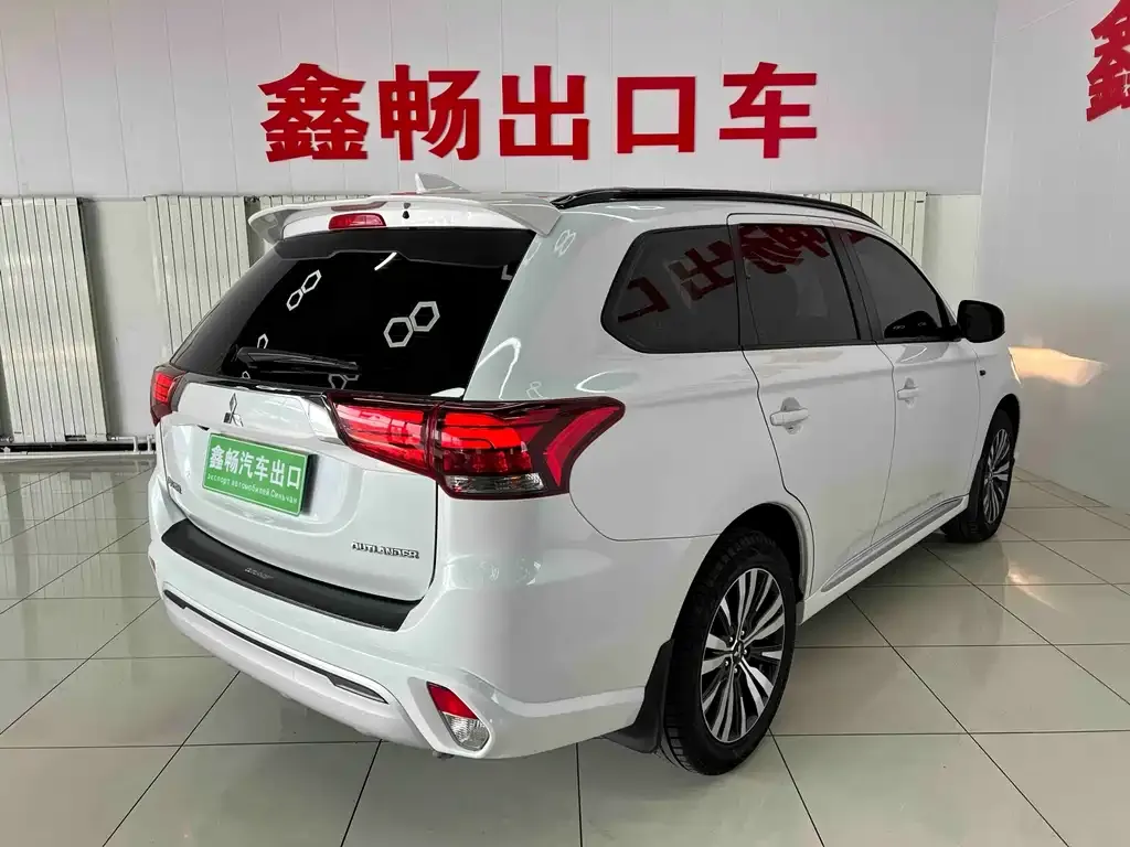 Mitsubishi Outlander — фото 6