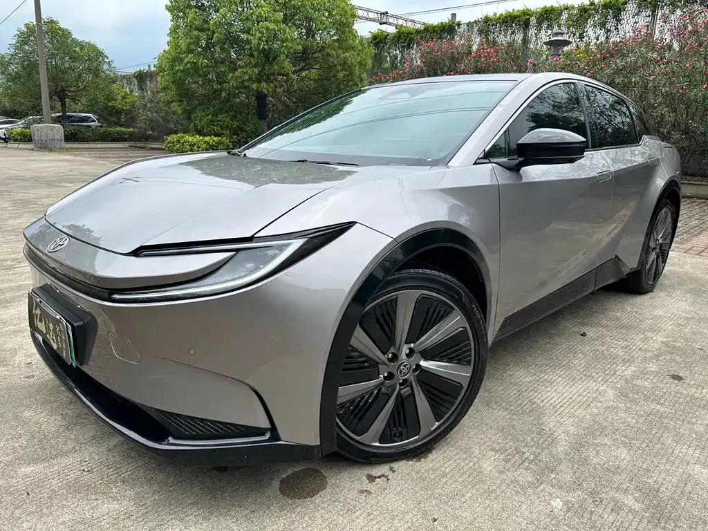 Toyota bZ5
