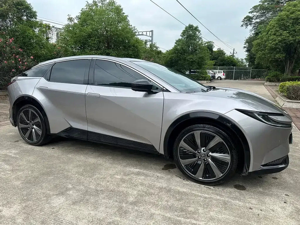 Toyota bZ5 2025 из CN, фото 9