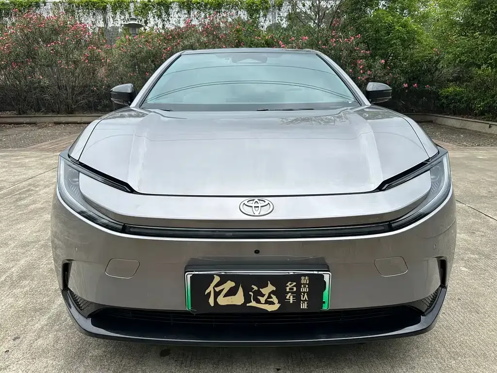 Toyota bZ5 2025 из CN, фото 3