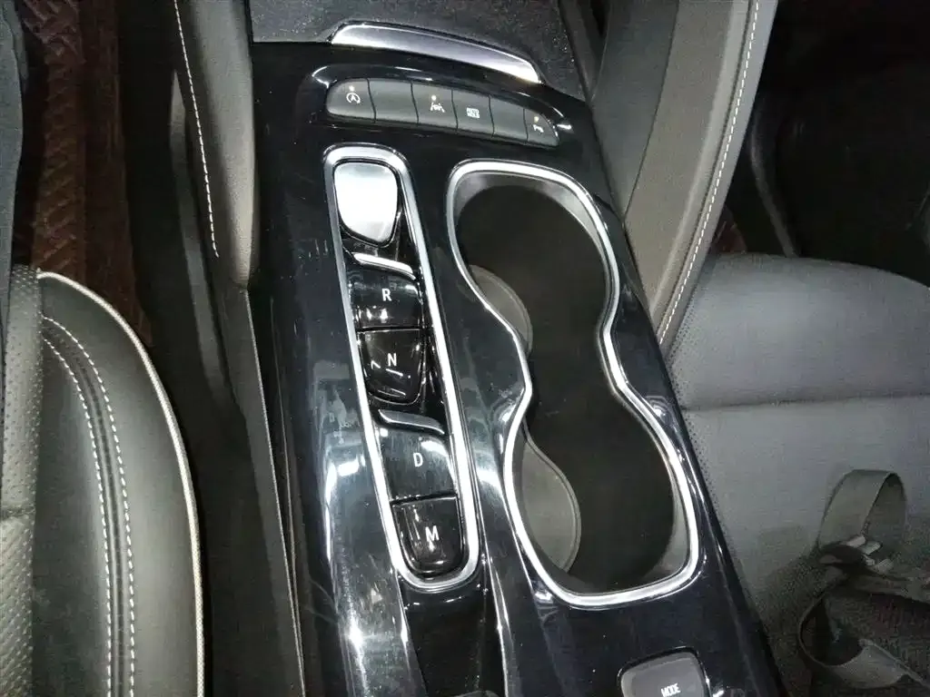 Buick Envision Plus — фото 4