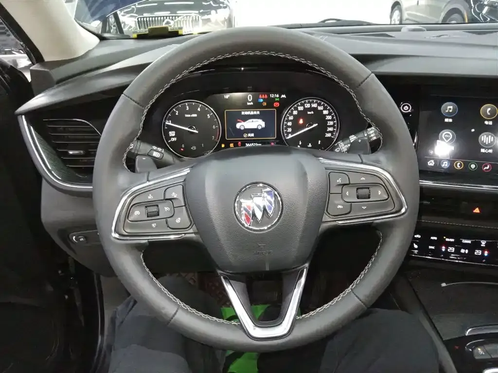 Buick Envision Plus — фото 10
