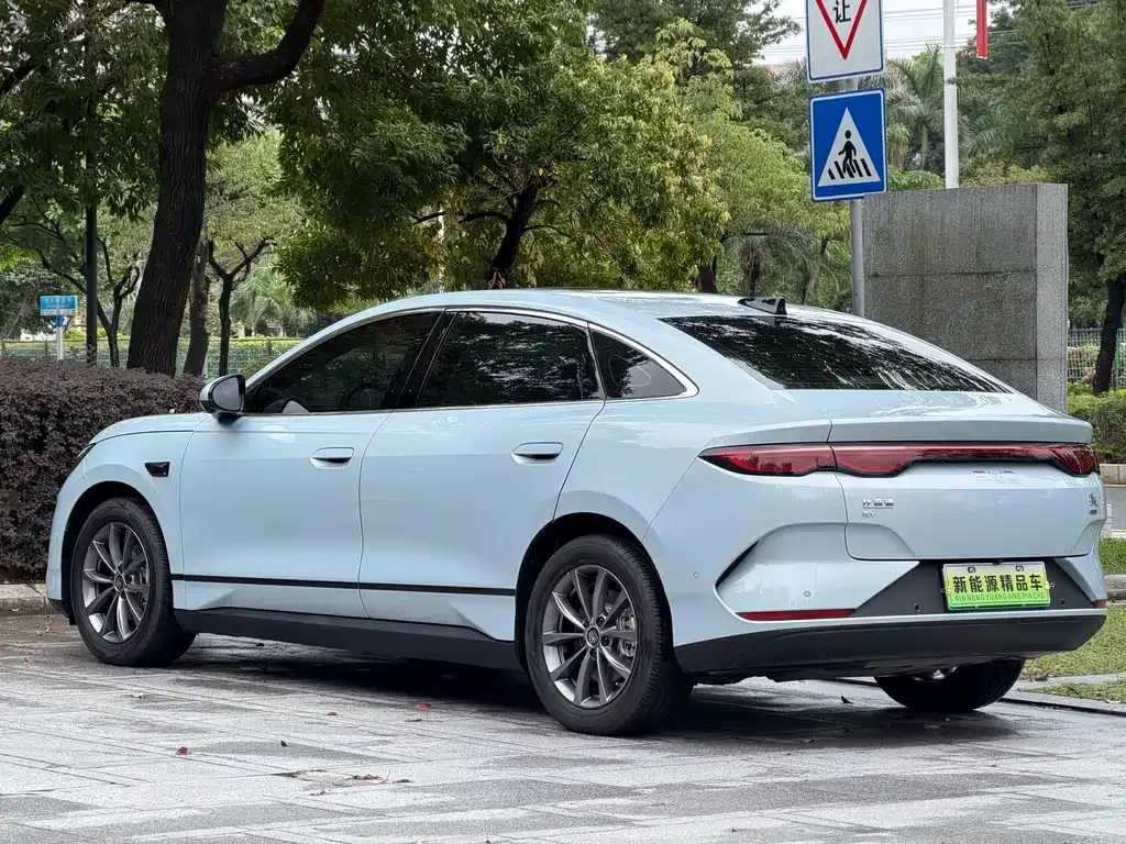 BYD Qin L — фото 10