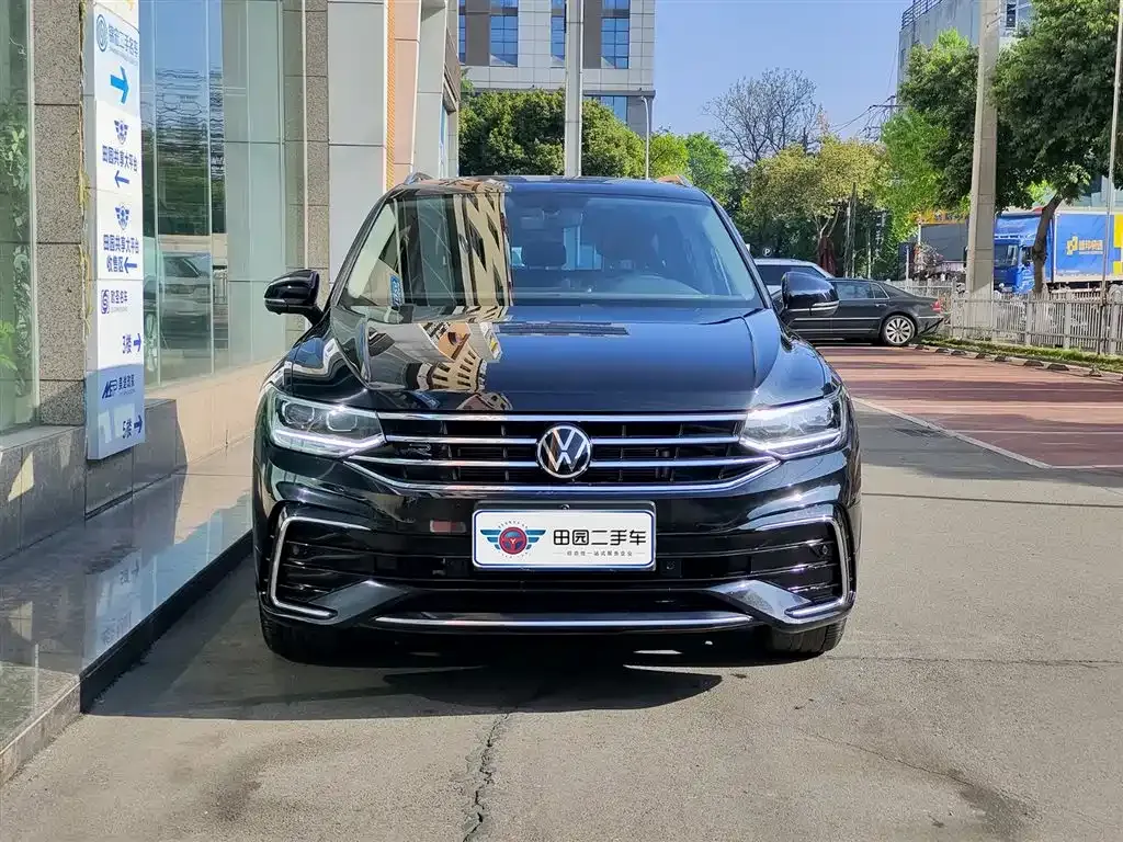 Volkswagen Tiguan L — фото 8