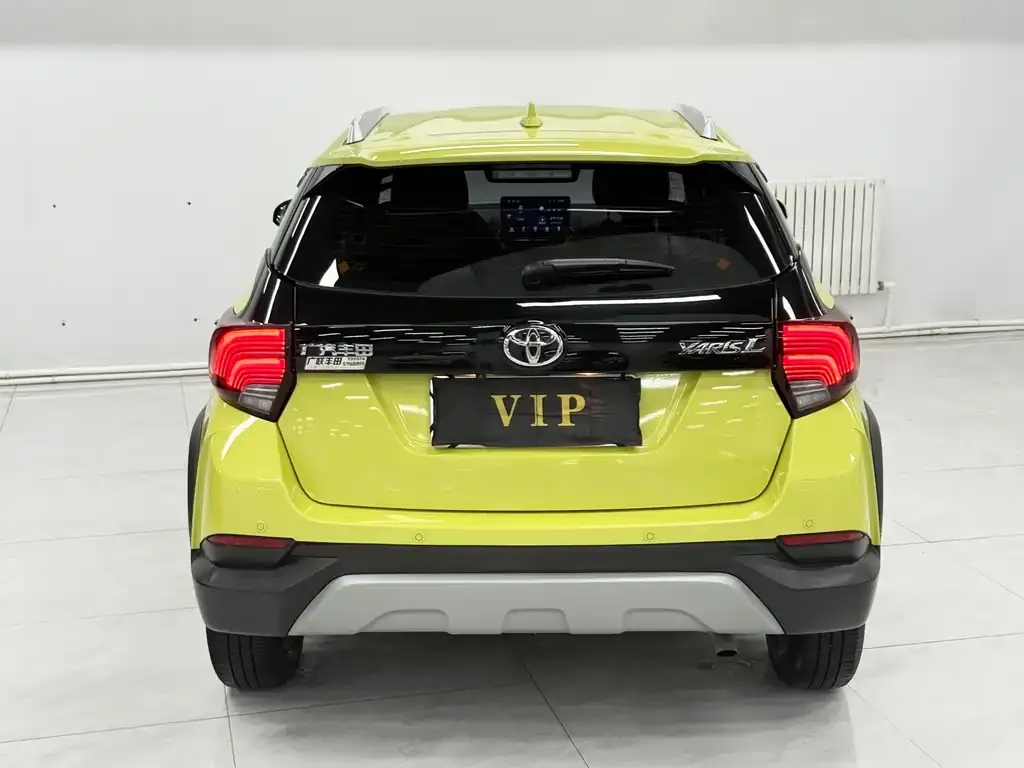 Toyota Yaris L — фото 10