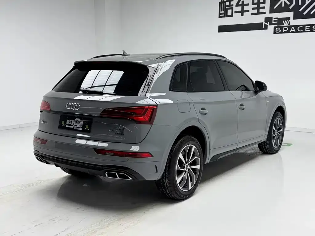 Audi Q5L — фото 6