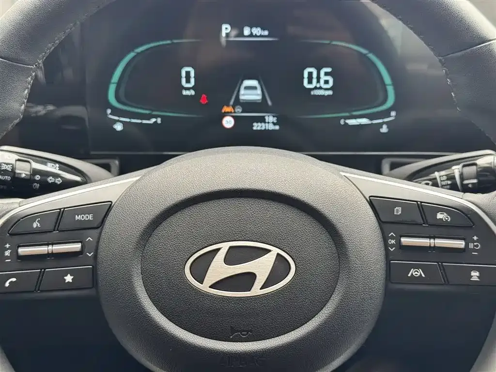 Hyundai Elantra — фото 4