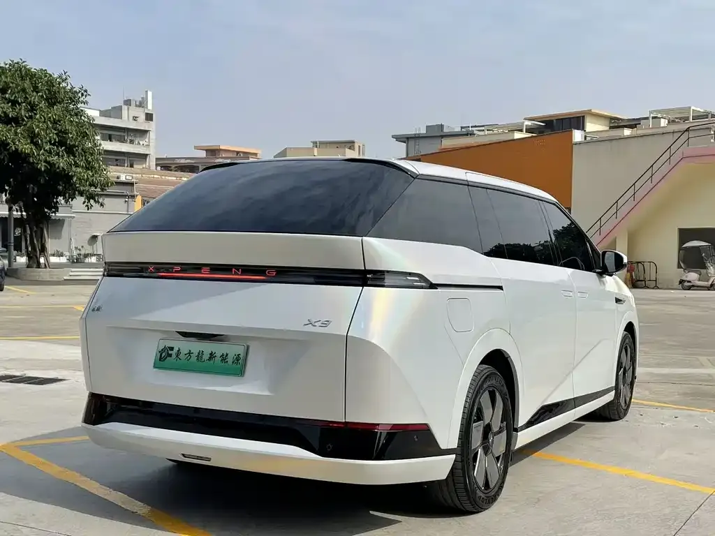 XPeng X9 2024 из CN, фото 2