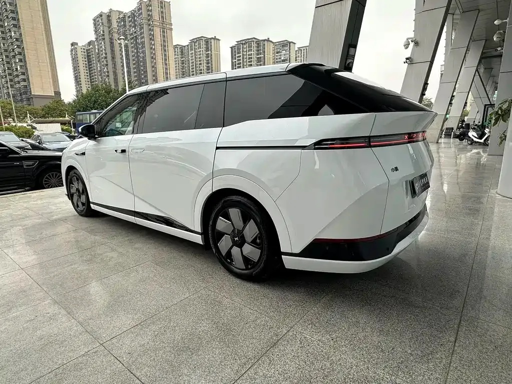 XPeng X9 2024 из CN, фото 7