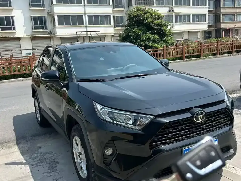 Toyota RAV4 2023 из CN, фото 10