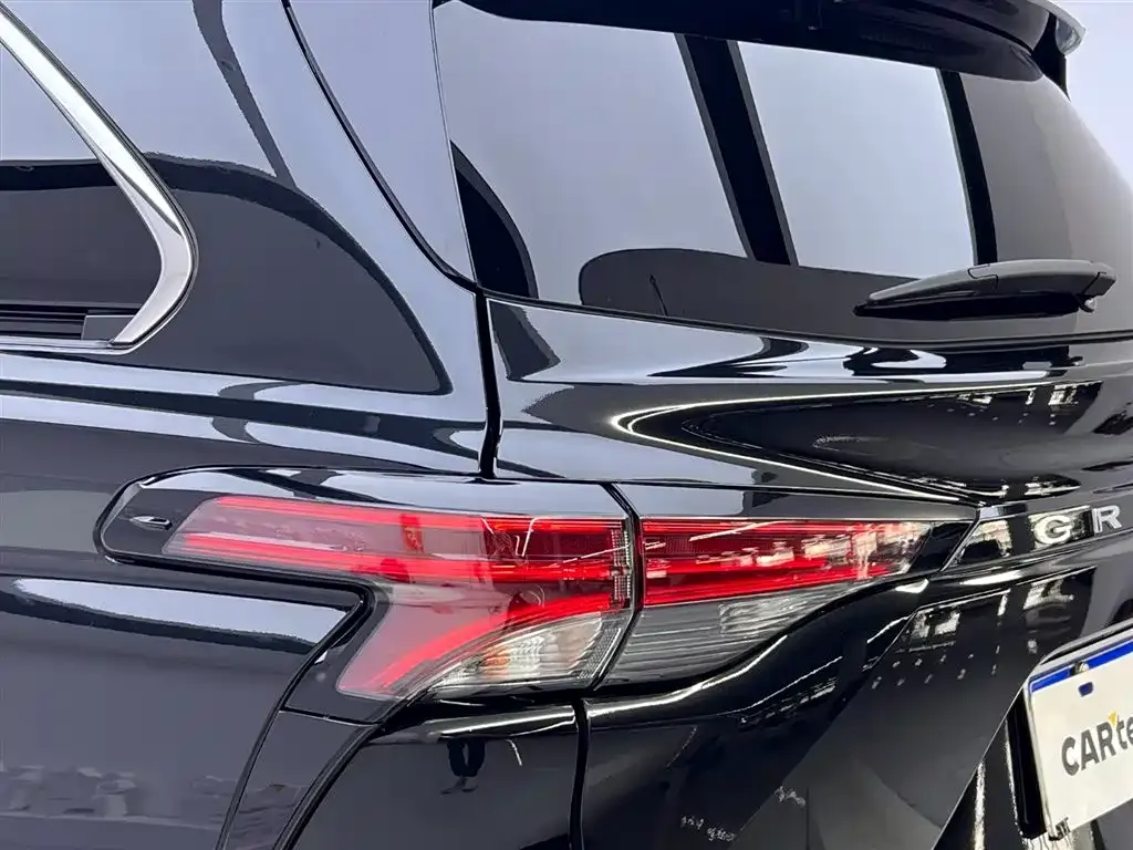 Toyota Granvia — фото 7