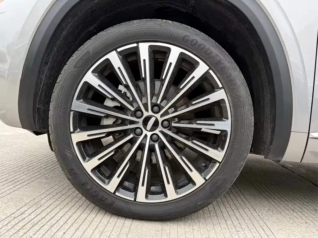 Geely Xingyue L — фото 9