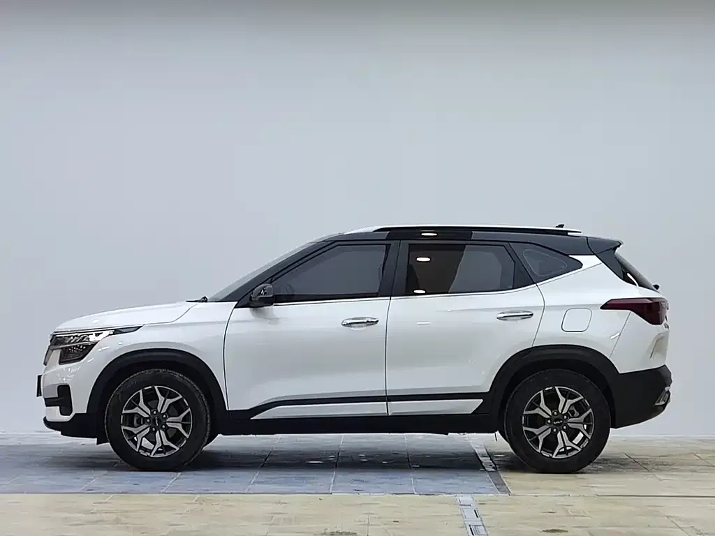 Kia KX3 2021 из CN, фото 4
