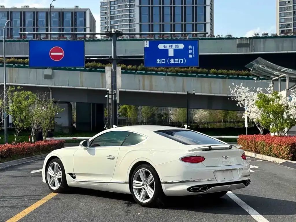 Bentley Continental — фото 2