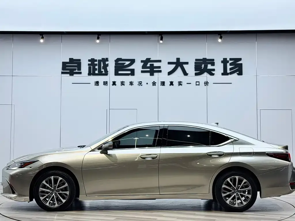 Lexus ES — фото 7