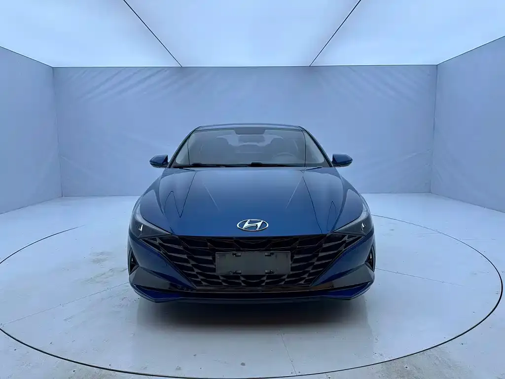 Hyundai Elantra — фото 4