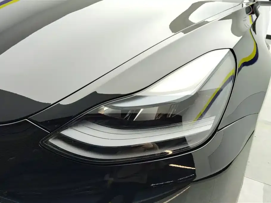 Tesla Model 3 — фото 2