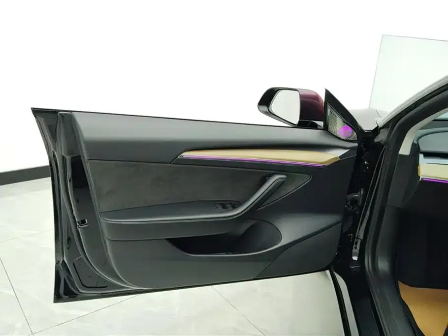 Tesla Model 3 — фото 6