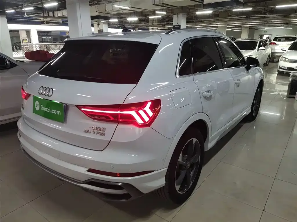 Audi Q3 — фото 10