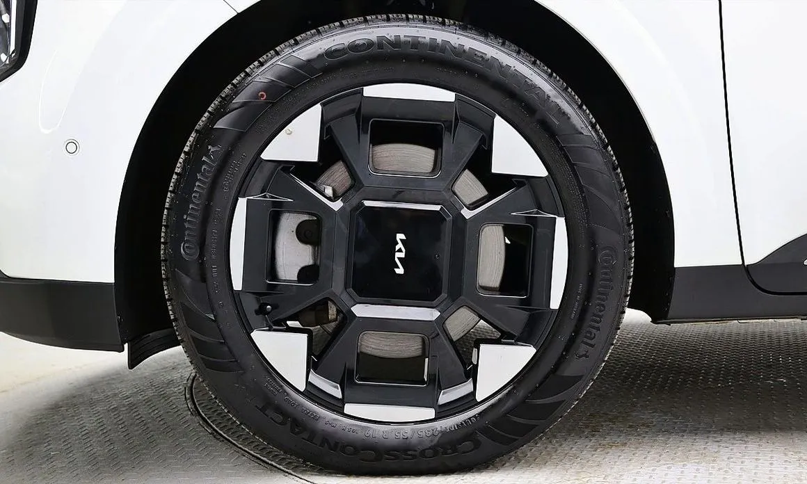 Kia Carnival — фото 10