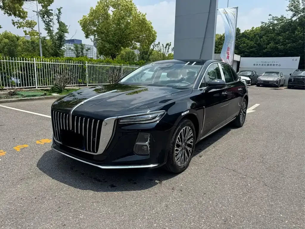 Hongqi H5 — фото 1