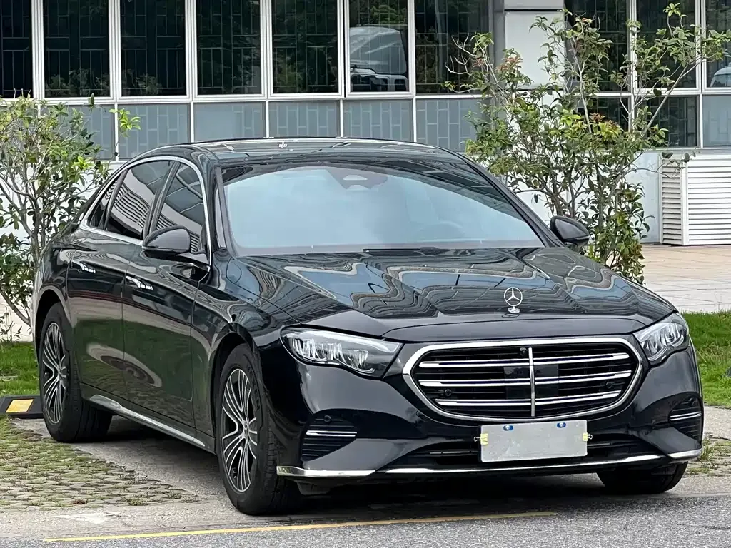 Mercedes-Benz E-Class — фото 10