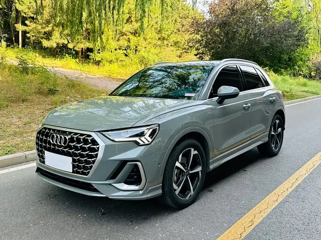 Audi Q3 — фото 1