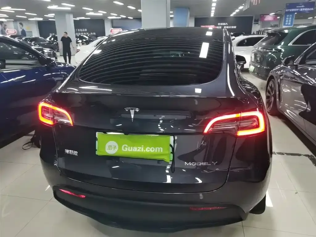 Tesla Model Y — фото 7