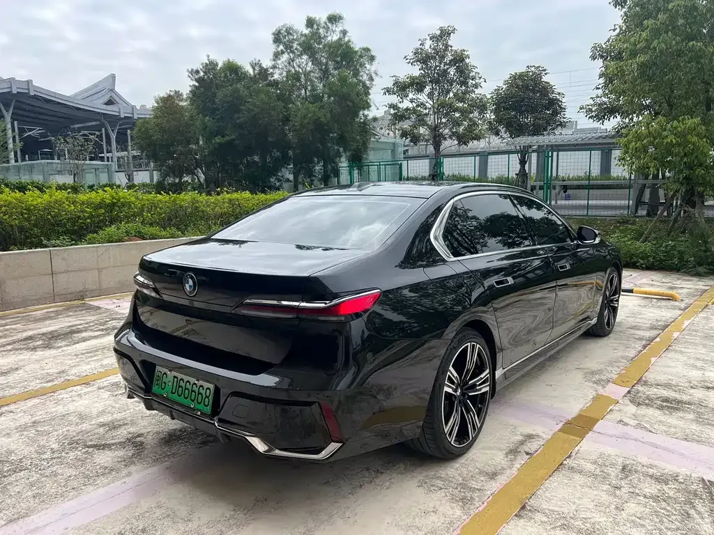 BMW i7 2023 из CN, фото 10
