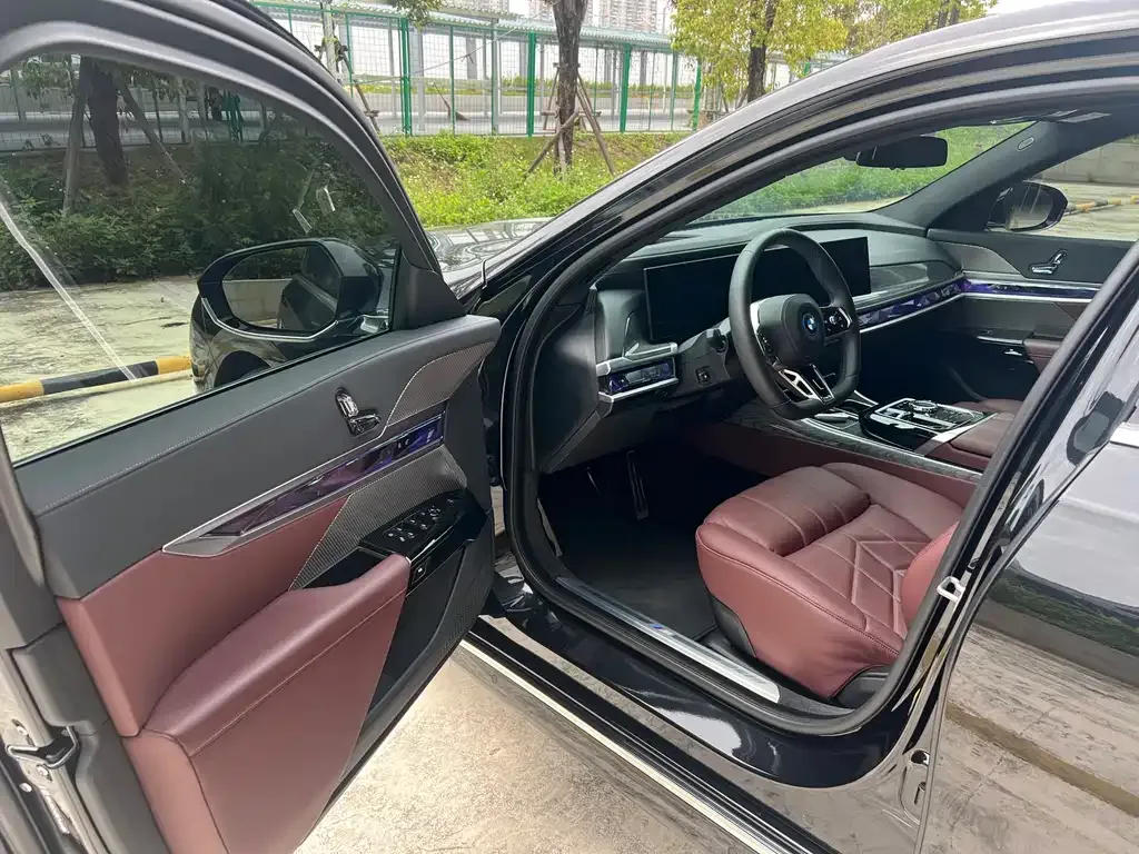 BMW i7 2023 из CN, фото 4
