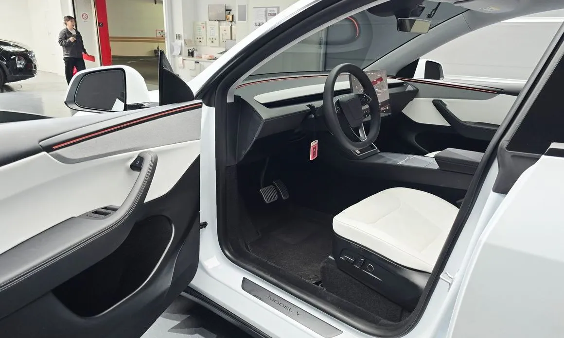Tesla Model Y — фото 7