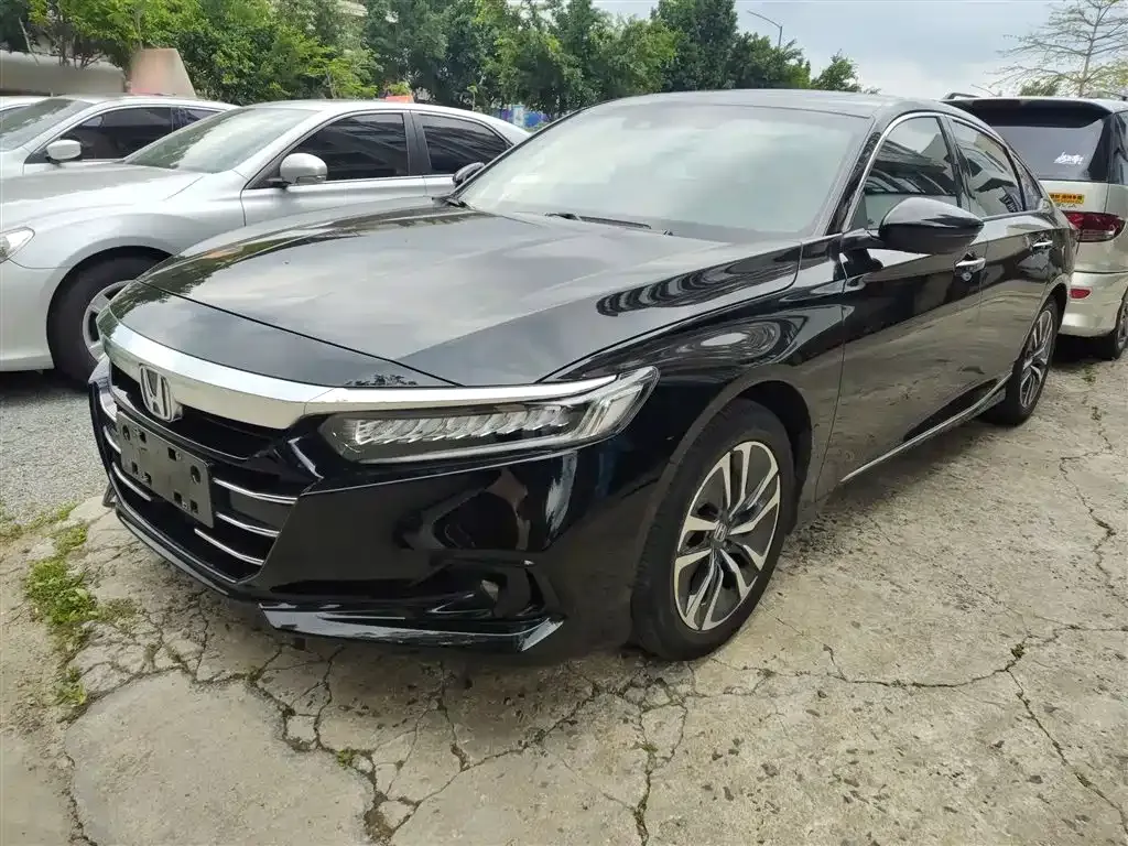 Honda Accord — фото 1