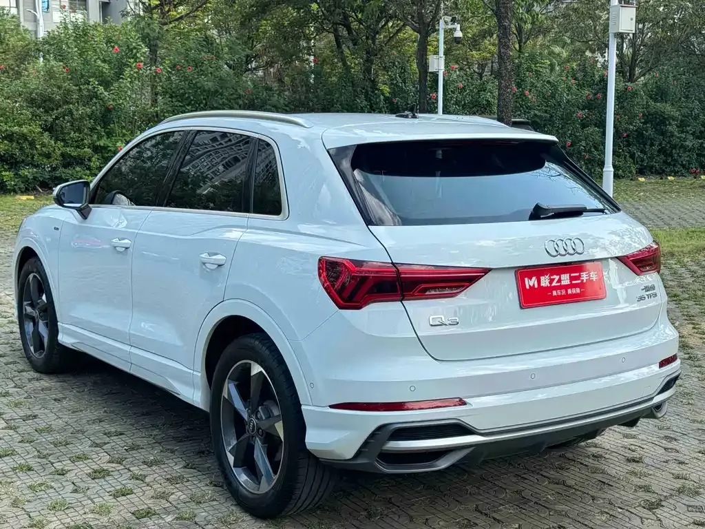 Audi Q3 — фото 10