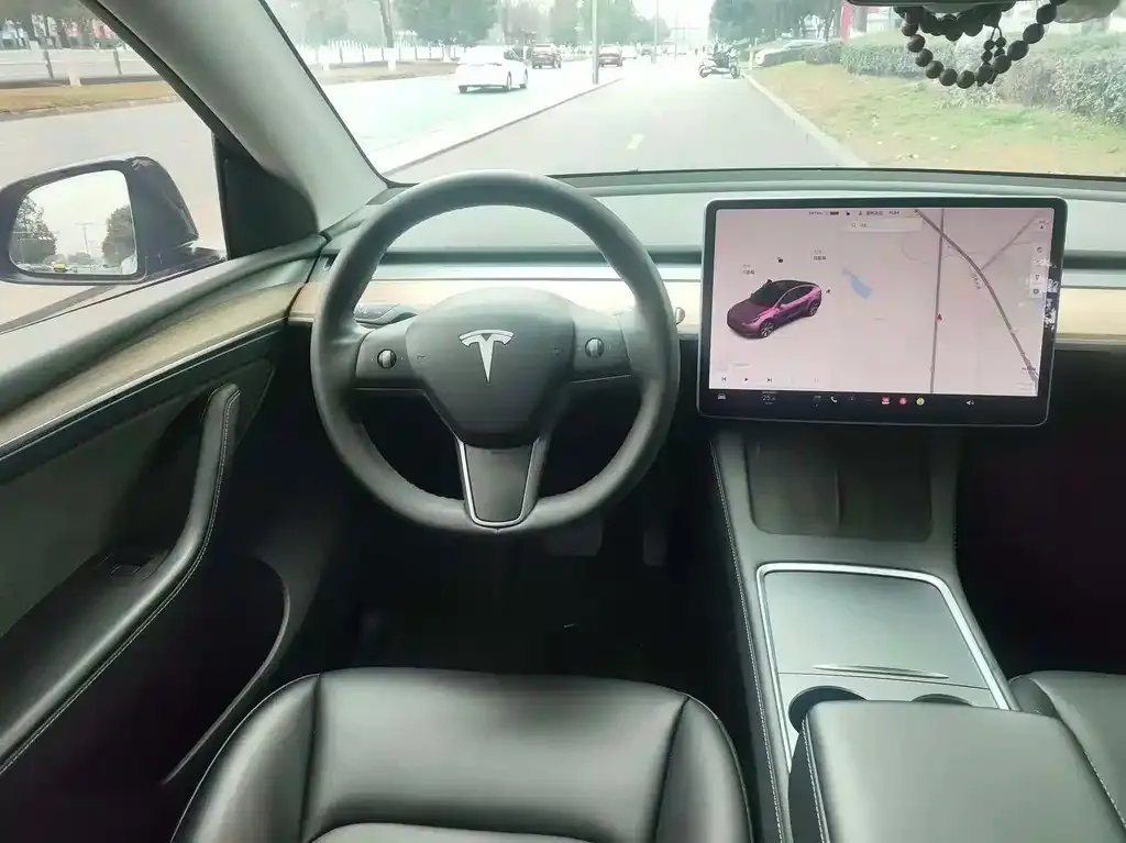 Tesla Model Y — фото 3