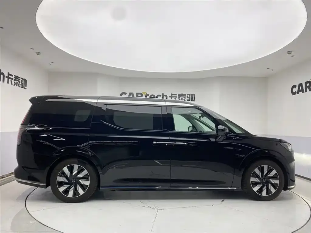Volvo EM90 2026 из CN, фото 5
