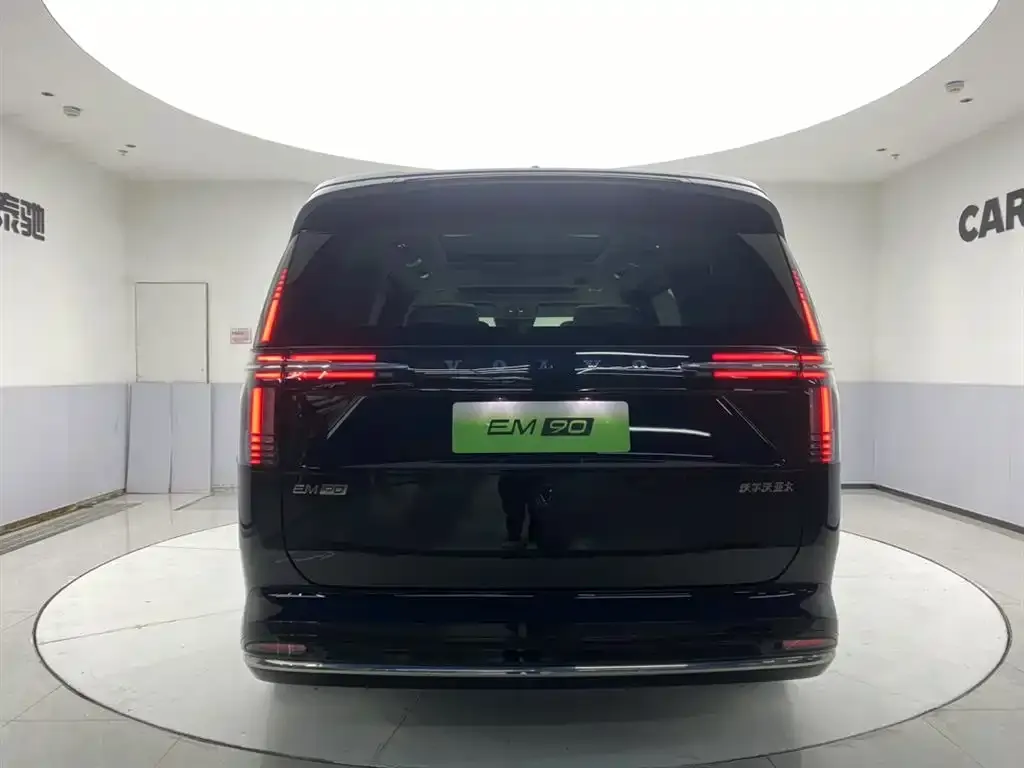 Volvo EM90 2026 из CN, фото 7