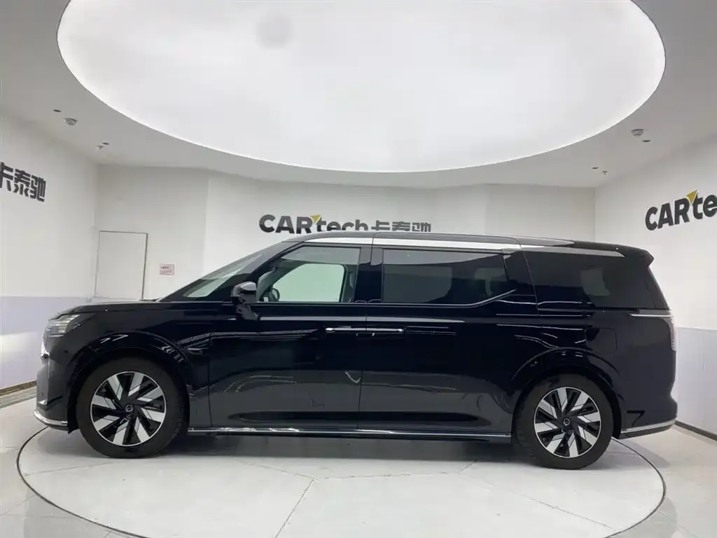 Volvo EM90 2026 из CN, фото 4