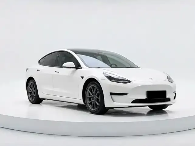 Tesla Model 3 — фото 3