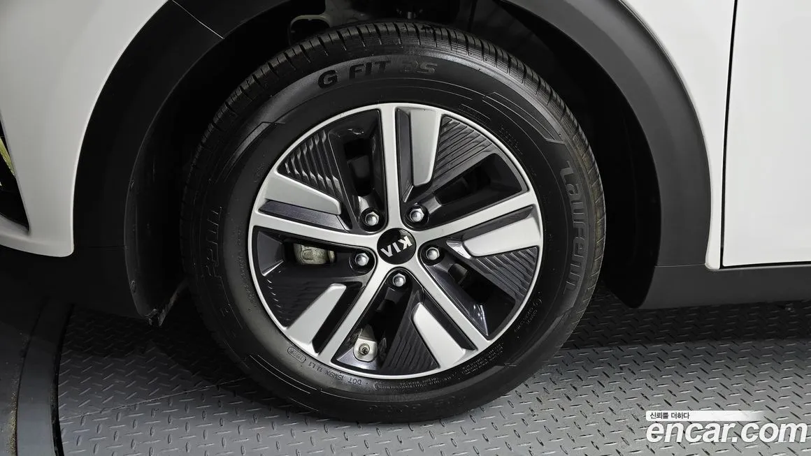 Kia Niro — фото 4