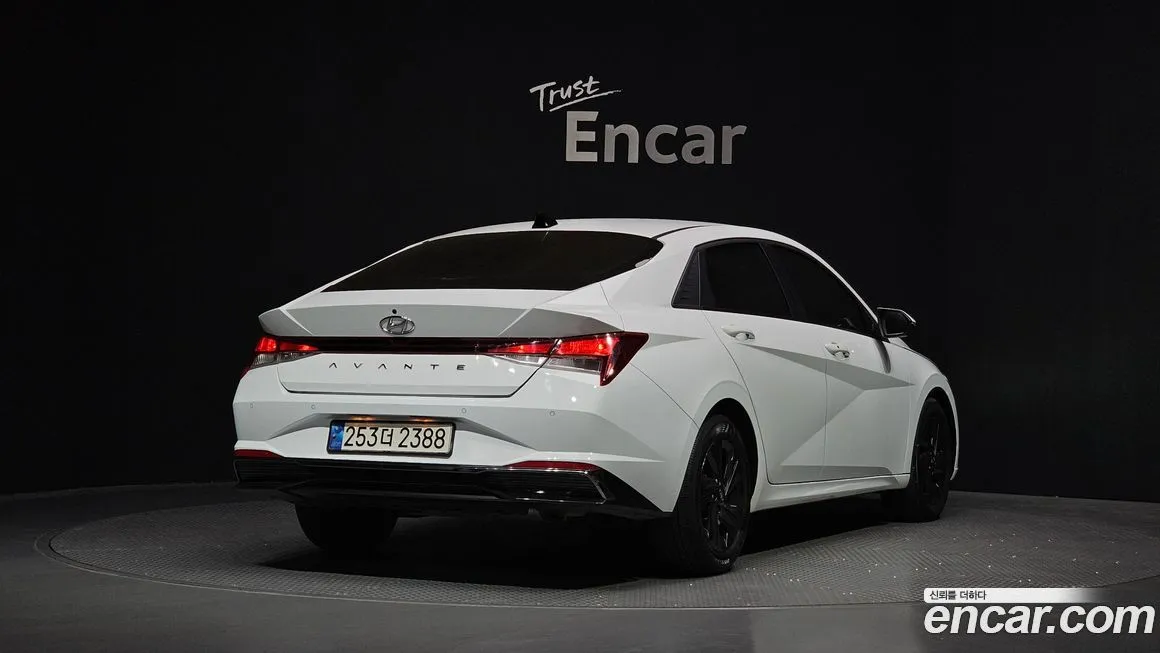 Hyundai AVANTE — фото 8