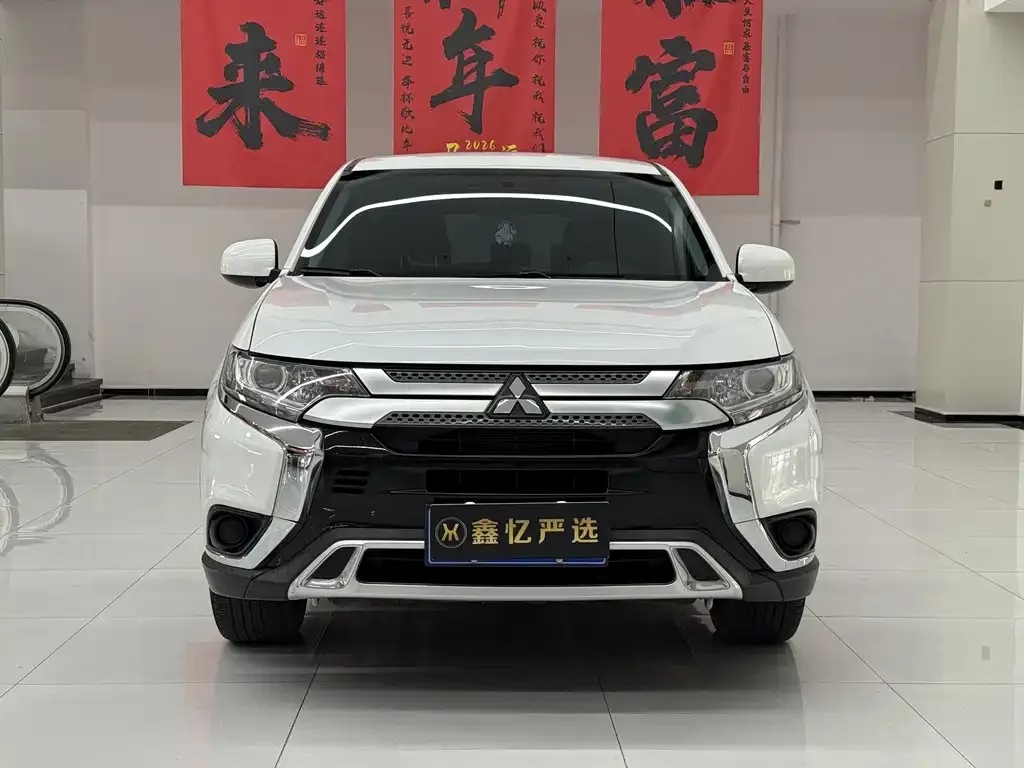 Mitsubishi Outlander 2021 из CN, фото 2